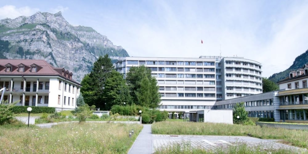 Gallerie_1200x600_gebäude_Glarus