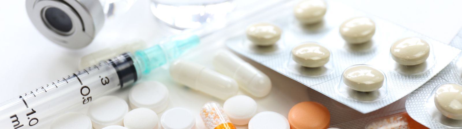 Medikamente auf dem Tisch