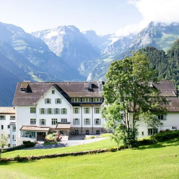 Rehaklinik-braunwald-zurzachcare-pflege-therapie