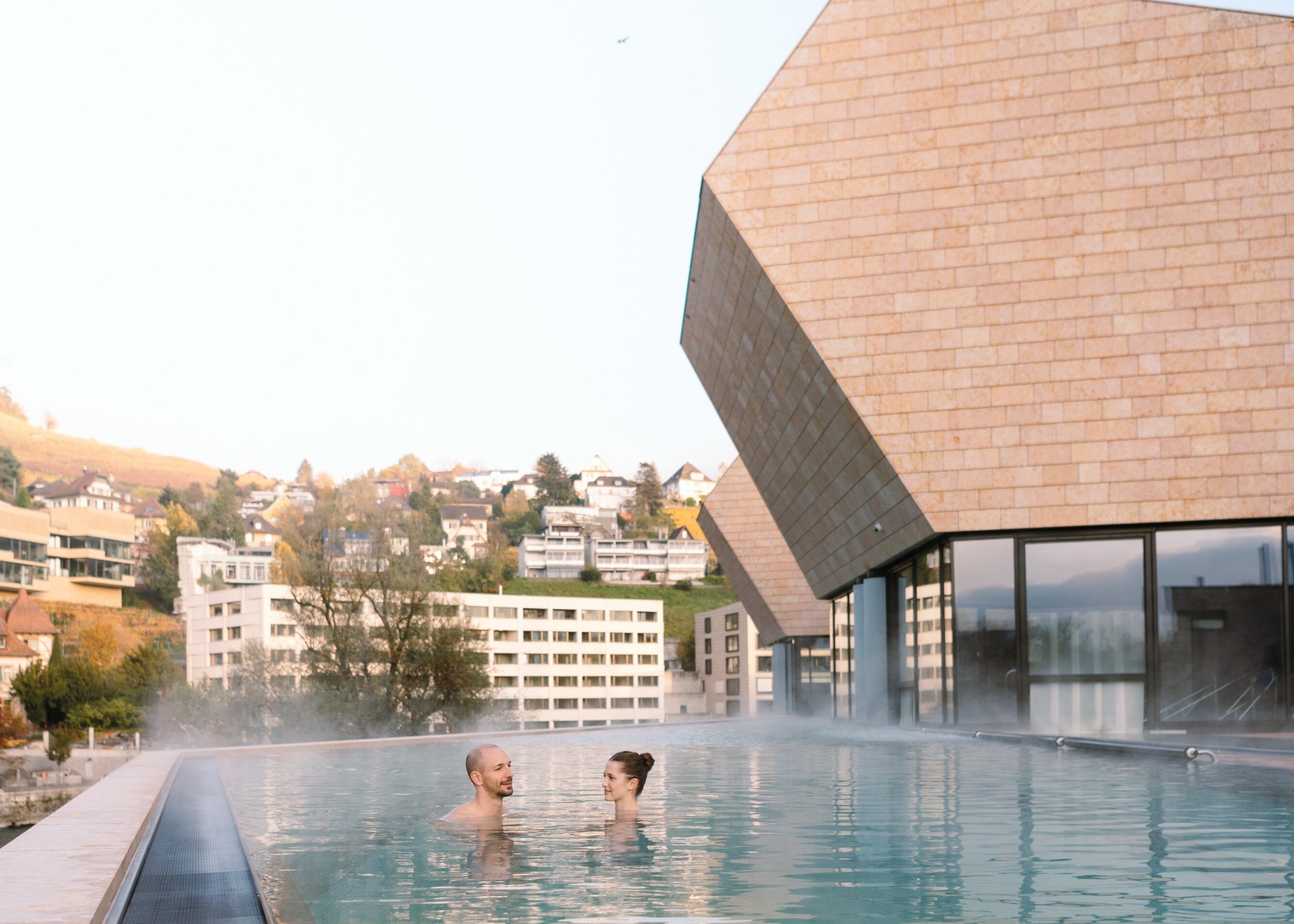 Outdoor-Thermalpool_FORTYSEVEN_(c) ThermalBaden AG Tobias Westen-1