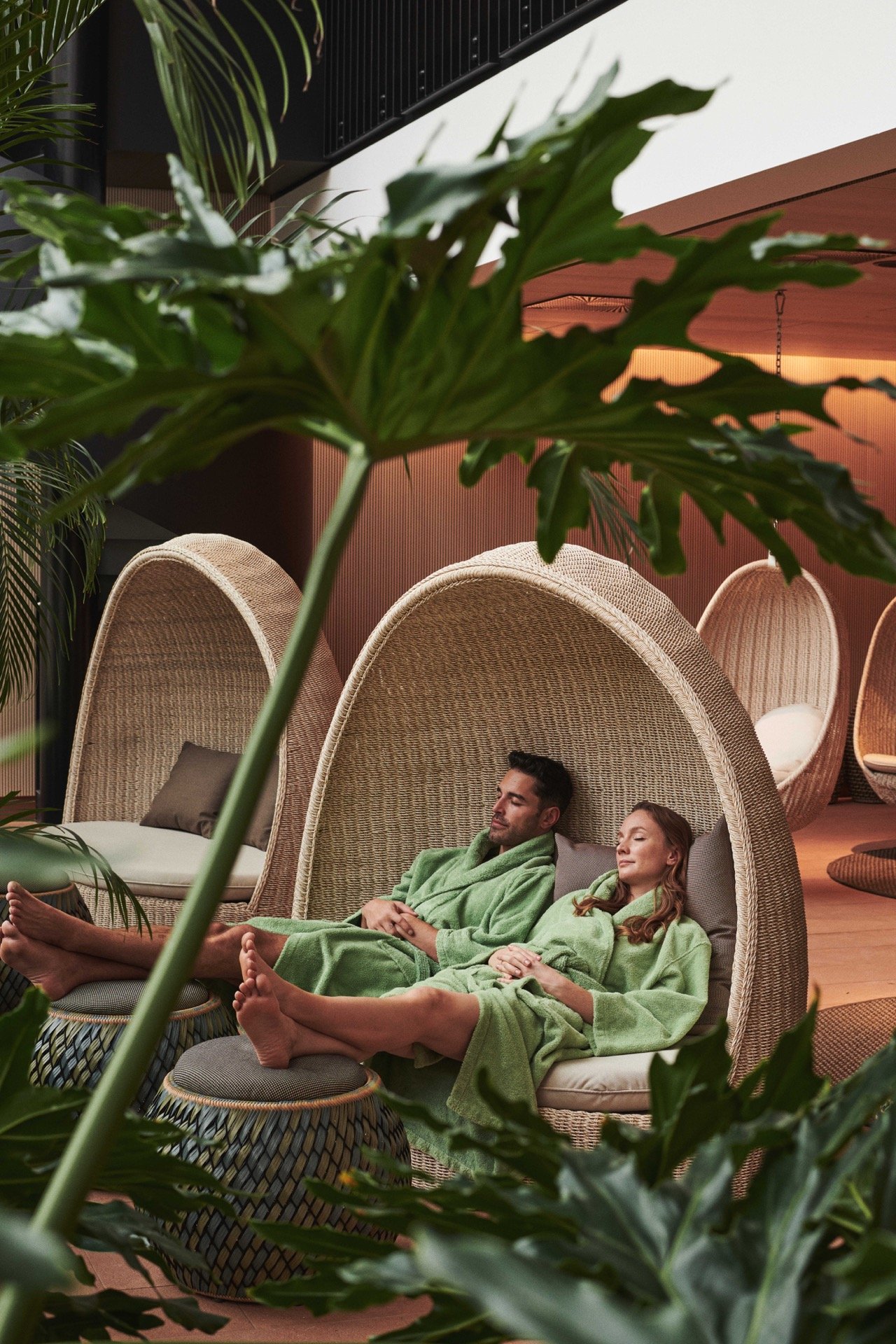 FORTYSEVEN_Area_Kosmos_25