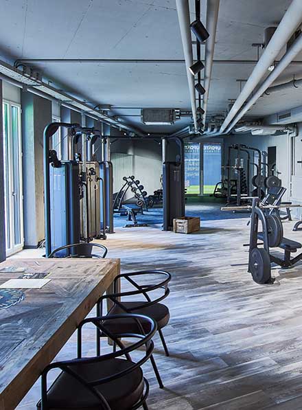 update-Fitness-Baden_Tisch_440x597