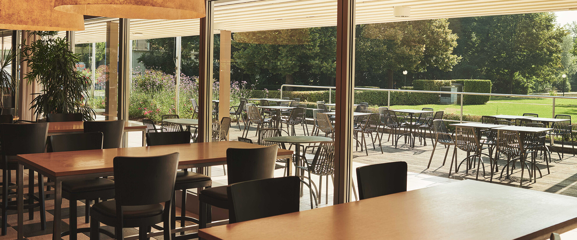 BZ Image 1981x826 px_Restaurant